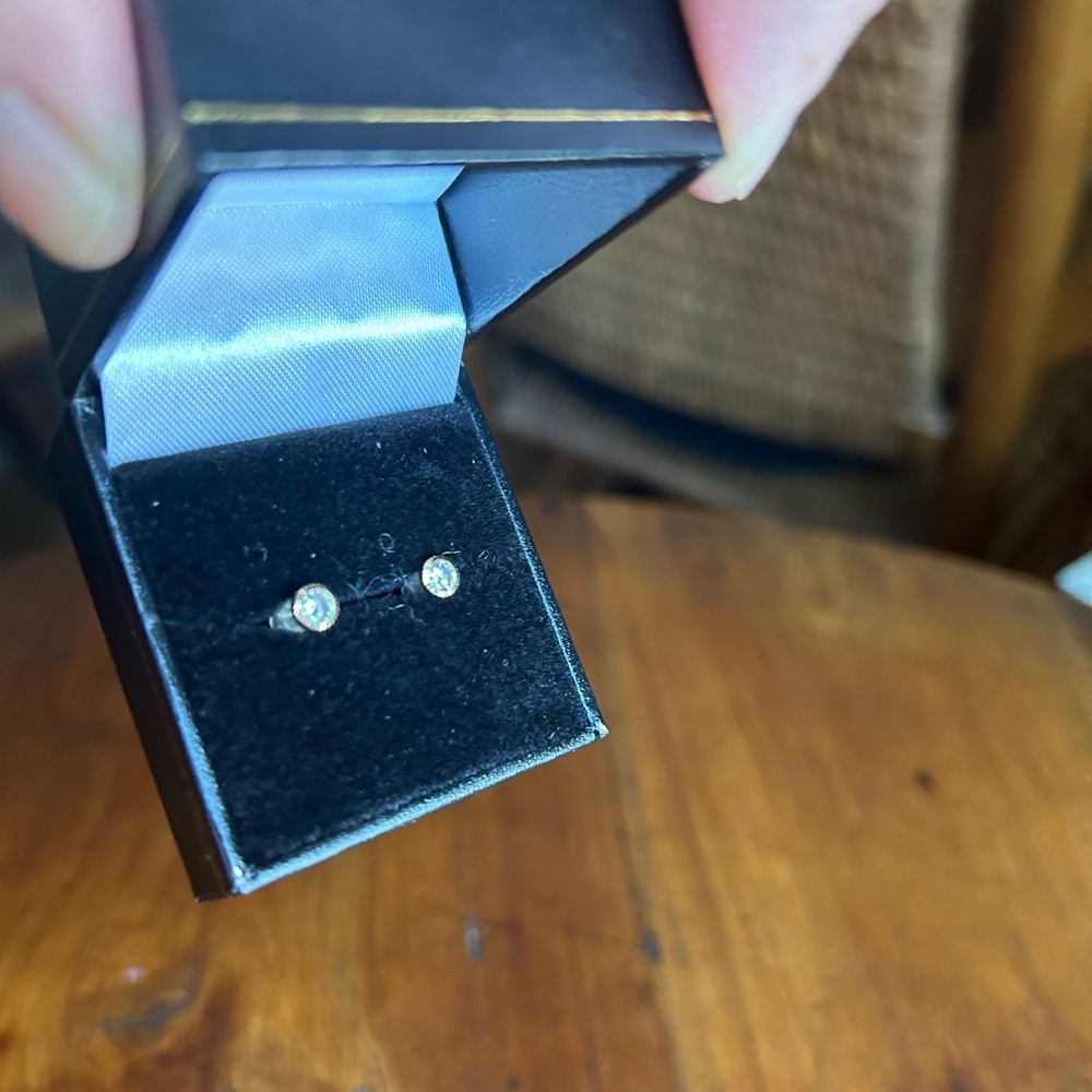 Bezel Gold Necklace and Earring Set - Picture 7 of 9
